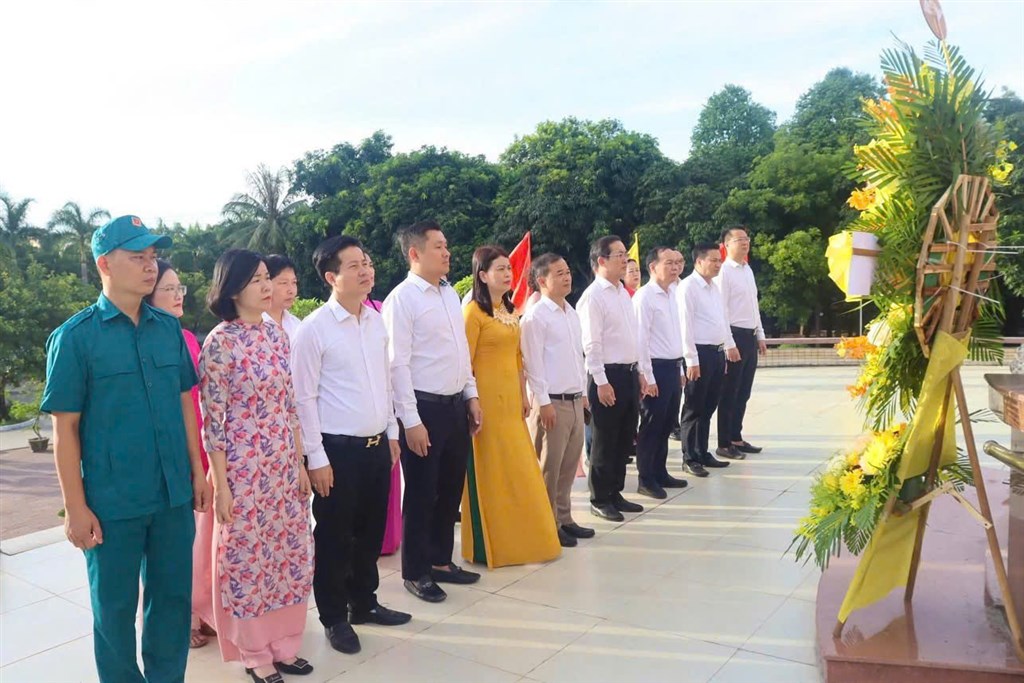 Anh-tin-bai